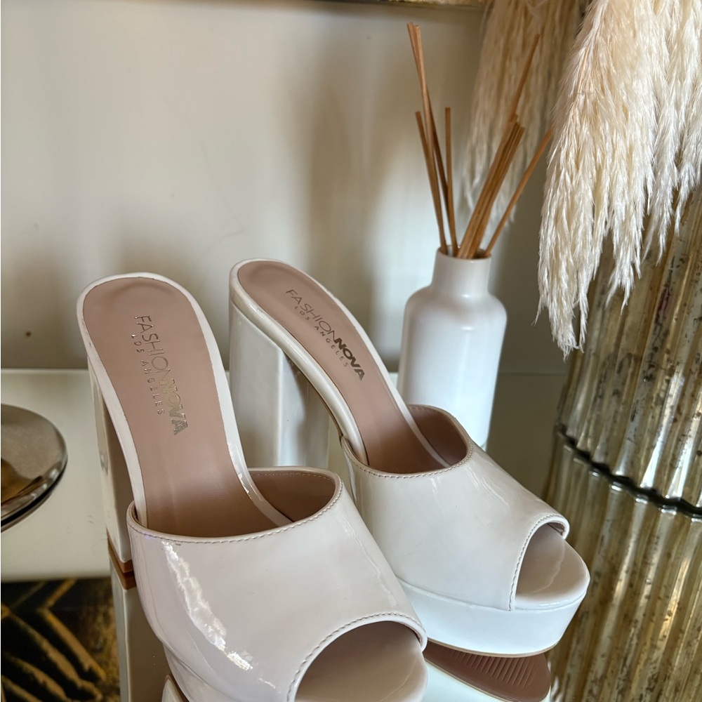 Fashion Nova Cream Open-Toe Mules